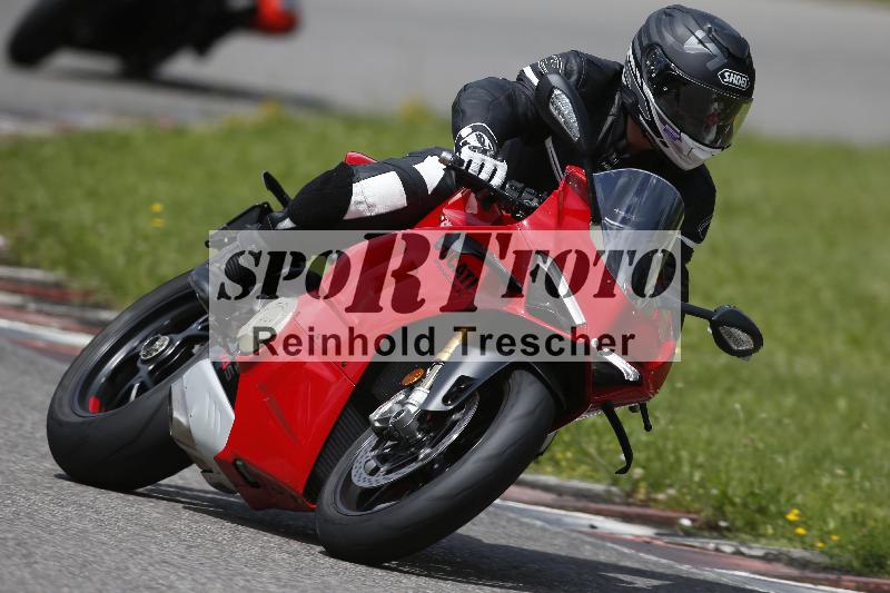 /Archiv-2024/29 12.06.2024 MOTO.CH Track Day ADR/Gruppe blau/unklar